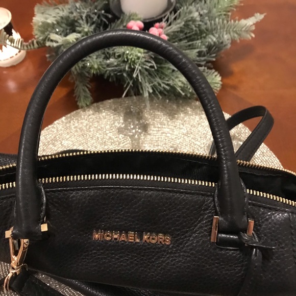Michael Kors Riley Purse - Picture 7 of 11